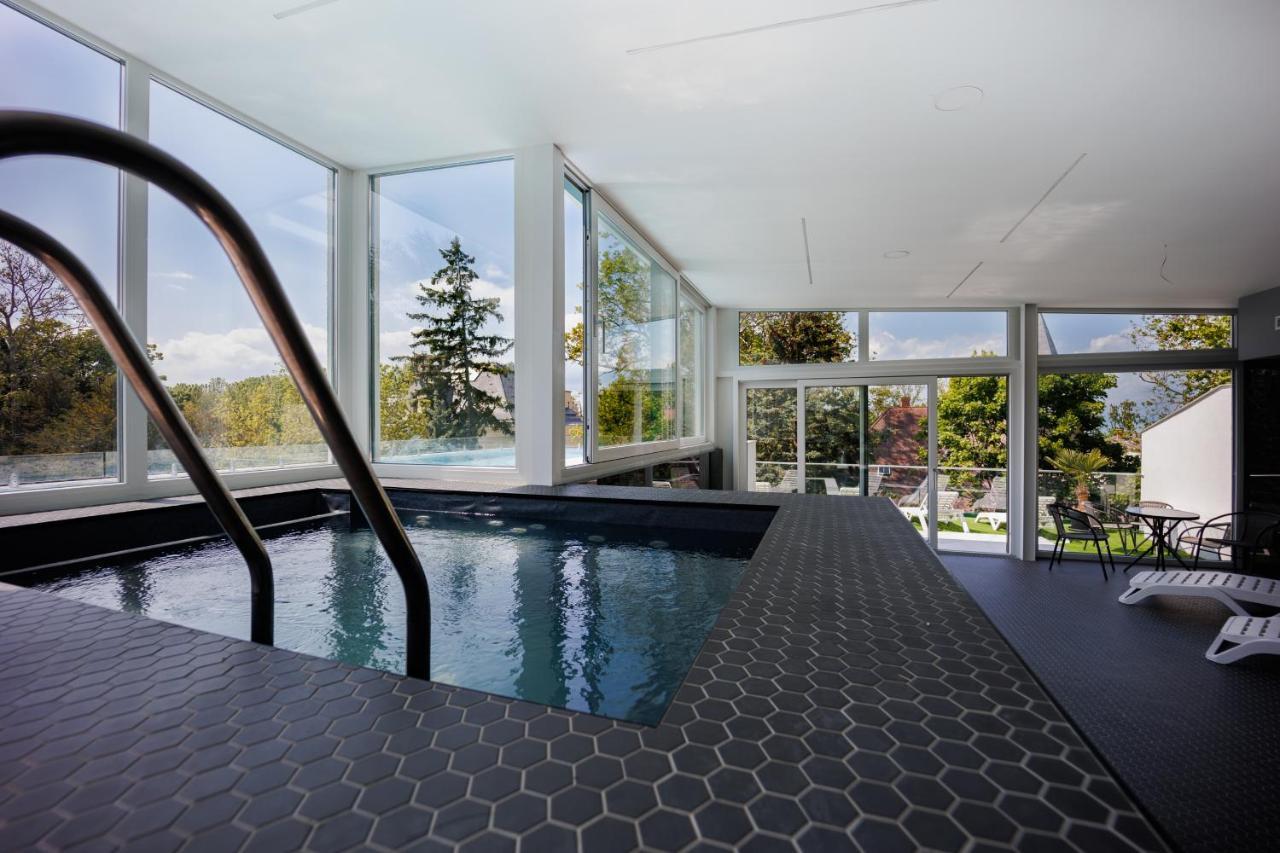 Villa Bauhaus Wellness Apartments 207 - Petiteplage Siófok Buitenkant foto
